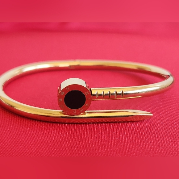 Jewelry - Gold Color Roman Numeral Nail Bracelet